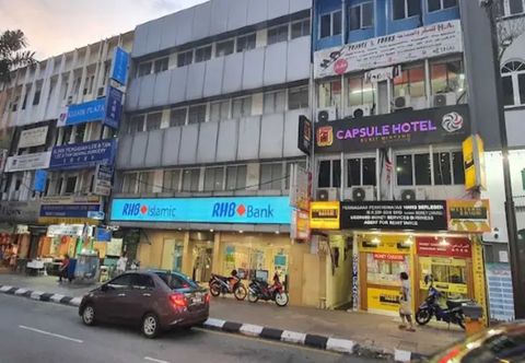 外観 OYO 91036 J Capsule Hotel @ Bukit Bintang