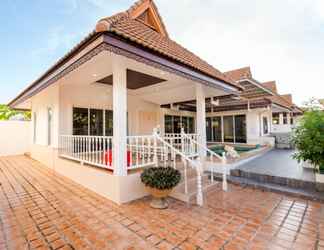 Exterior 2 Baan Kieng Talay