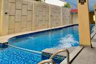 Swimming Pool Golden Rich 88 Hotel