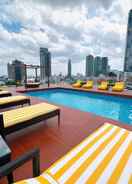 SWIMMING_POOL Miloft Sathorn Hotel