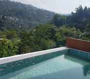 Swimming Pool 6 Cozy Villa Mawar