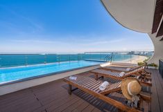 Swimming Pool 2 De Lamour Hotel