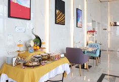Bar, Cafe and Lounge 3 The Quarter Ari by UHG