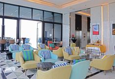 Bar, Cafe and Lounge 5 The Quarter Ari by UHG