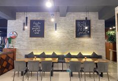 Bar, Cafe and Lounge 5 Dewinda Hotel		