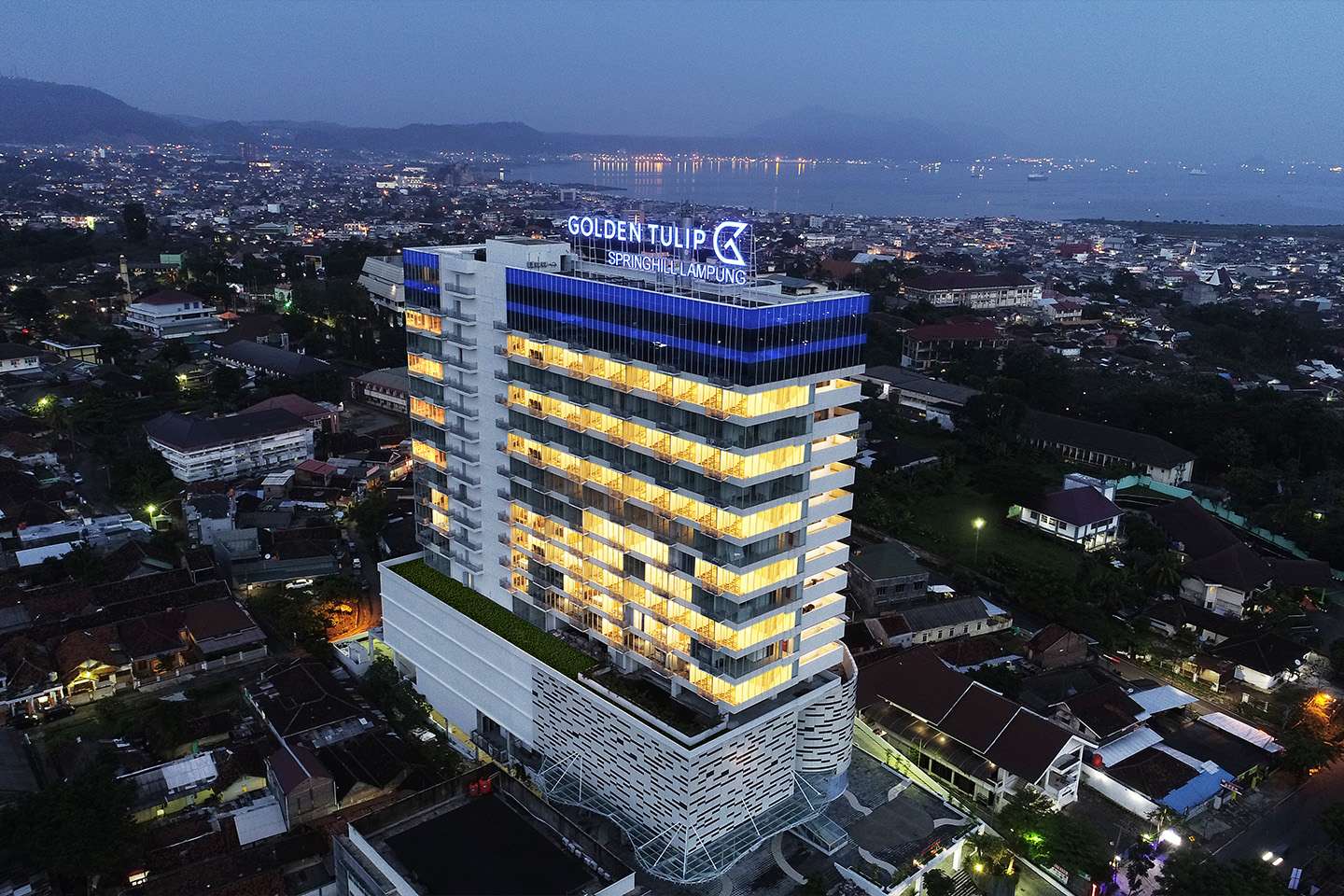 Golden Tulip Springhill