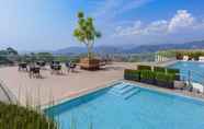 Swimming Pool 7 Golden Tulip Springhill Lampung