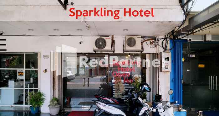 Exterior RedDoorz @ Sparkling Hotel Surabaya