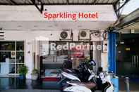 Exterior RedDoorz @ Sparkling Hotel Surabaya