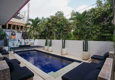 Kolam Renang Margarita Surf Hostel Canggu