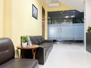 Lobby 4 Kartika Hotel Syariah Pacitan Mitra RedDoorz