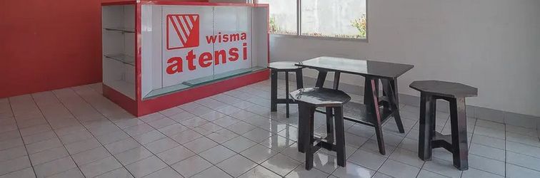 Lobby RedDoorz Plus near Alun Alun Kuningan