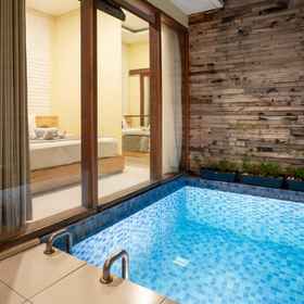 Swimming Pool 7 Paisa Seminyak Living, วิลล่า บาหลี