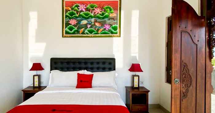 Bedroom RedDoorz @ Uluwatu Suites