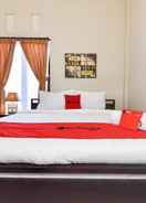 BEDROOM RedDoorz Plus near Jalan Imam Bonjol Denpasar