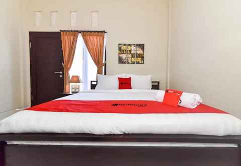 Bedroom RedDoorz Plus near Jalan Imam Bonjol Denpasar