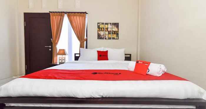 Kamar Tidur RedDoorz Plus near Jalan Imam Bonjol Denpasar