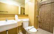 Toilet Kamar 5 GP Plaza Apartment by AbdiHome