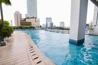 Swimming Pool GP Plaza Apartment by AbdiHome