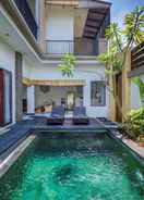 SWIMMING_POOL Villa Raka