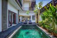 Swimming Pool Villa Raka