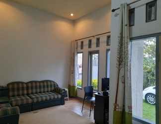 Lobi 2 Villa Pring Lima