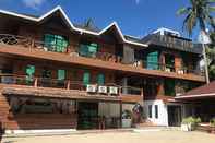 Exterior Peak View Resort by Cocotel