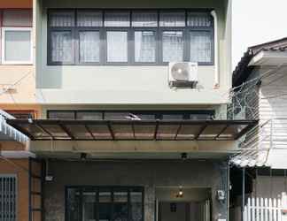 Exterior 2 Room99@Khaosan