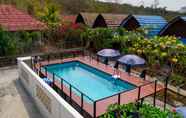 Swimming Pool 7 Tanah Penida Bungalow