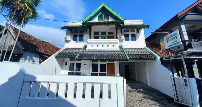 Exterior Simply Homy Guest House Gembiraloka