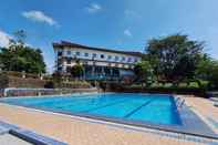 Kolam Renang Hotel Bukit Serelo Lahat