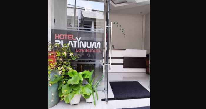 Lobi Hotel Platinum Budget