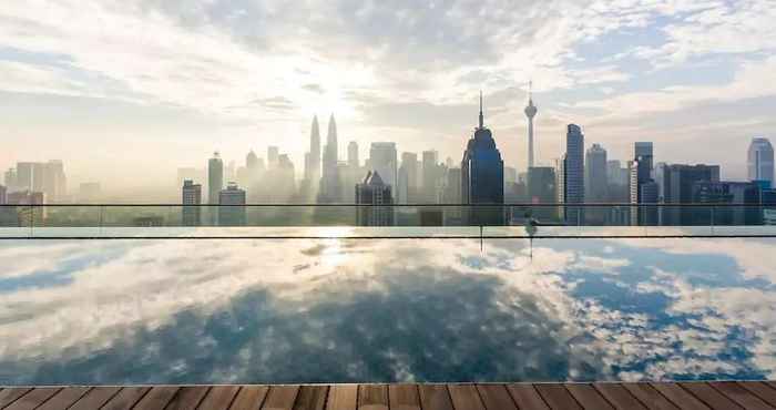 Swimming Pool Regalia Residence Sky Pool Apartment