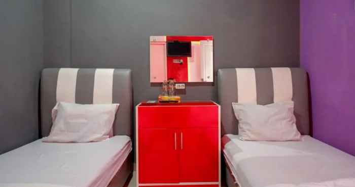 Bedroom RedDoorz near Terminal Mendolo Wonosobo