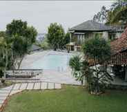 Kolam Renang 7 Dago Heuvel Resort and Villa