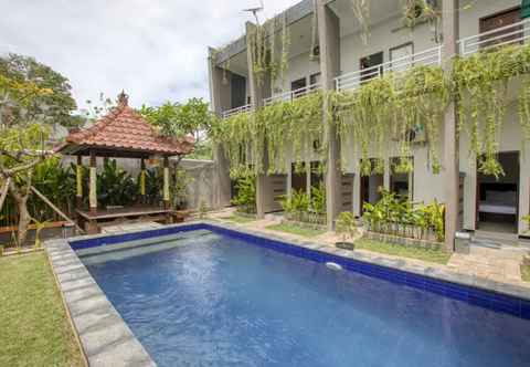 Swimming Pool RedDoorz near Exit Toll Nusa Dua