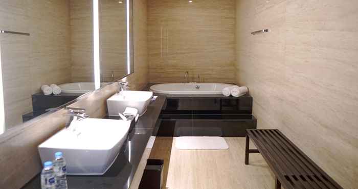 Toilet Kamar Sensa Hotel Bandung