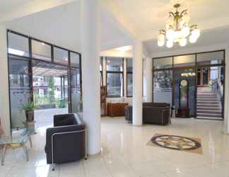 Sảnh chờ 2 SInergi Hotel Tretes 