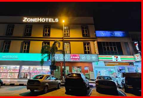 Bangunan ZONE Hotels