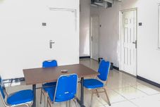 Common Space Waringin Guest House Tegal Mitra RedDoorz