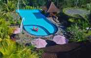 Kolam Renang 2 Uma Dawa Resort and Spa 