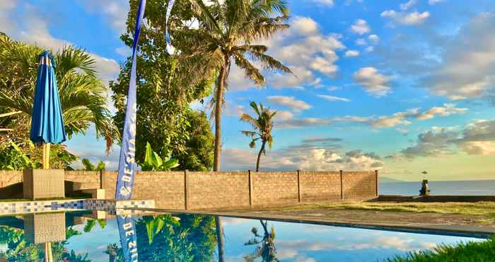 Kolam Renang Desila Beach House