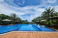 Swimming Pool Honba Lagi Beach Resort