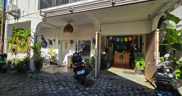 Bangunan Oke Baik Hostel