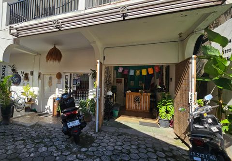 Exterior Oke Baik Hostel