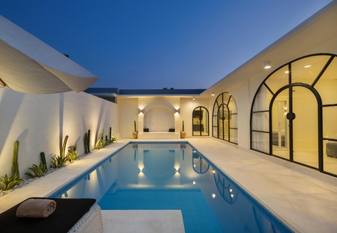 Lobi The Grand Daha Luxury Villas