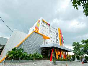 Front One Hotel Nganjuk, Rp 706.668