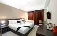 Bedroom 7 Brits Hotel Legian