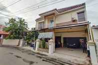 ภายนอกอาคาร Ayuning Guest House Syariah Semarang Mitra RedDoorz