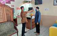 Lobby 6 Ayuning Guest House Syariah Semarang Mitra RedDoorz